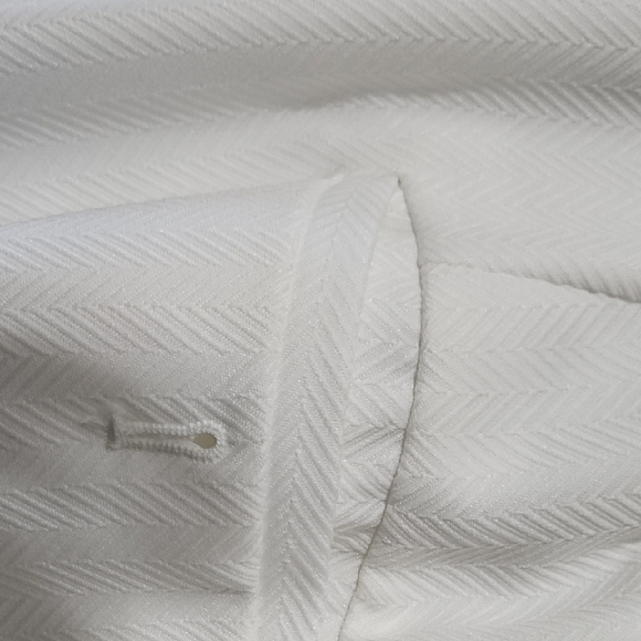 Chic White Women's Blazer - Picture 11 of 15